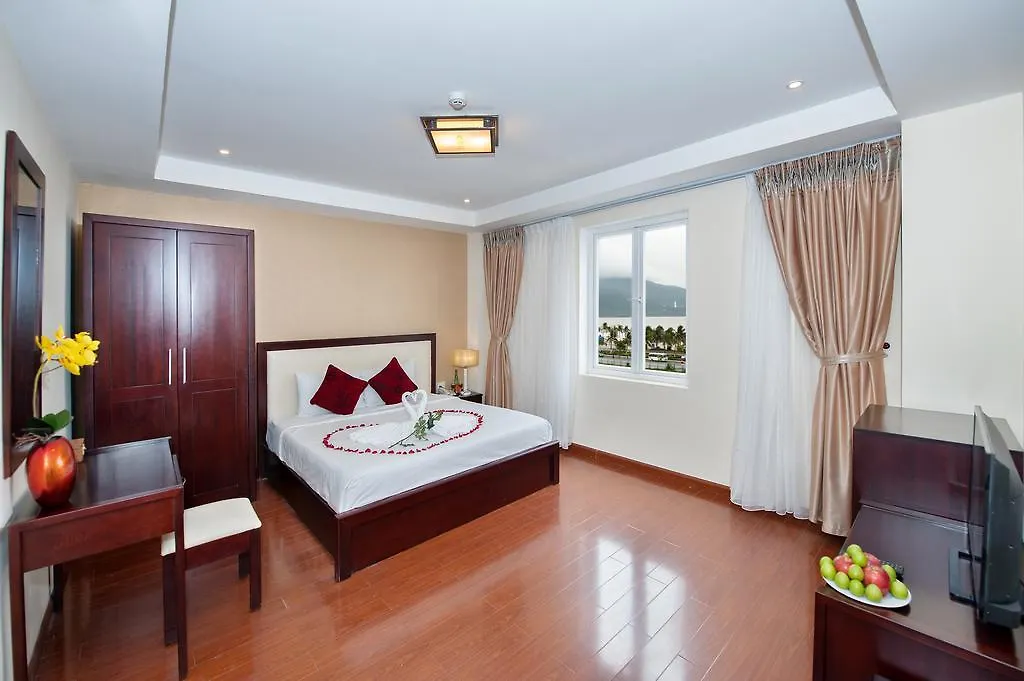 Truong Son Tung 1 - Beautiful Beach Hotel Da Nang
