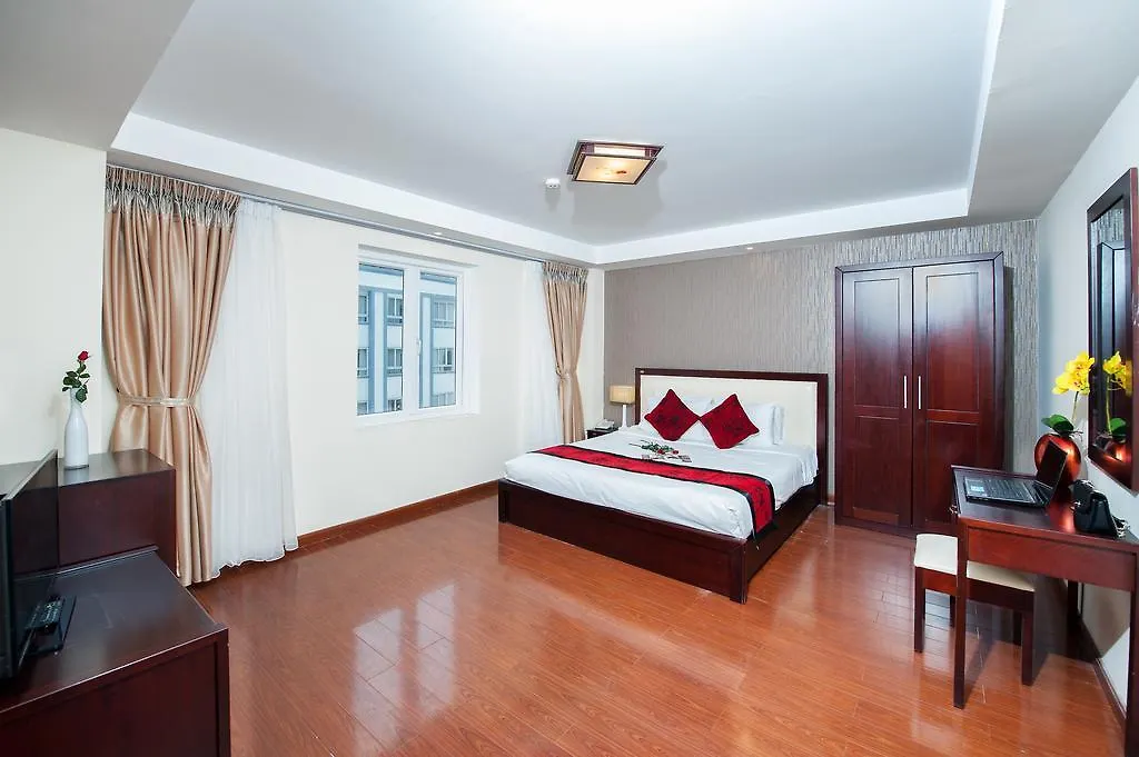 Truong Son Tung 1 - Beautiful Beach Hotel Da Nang