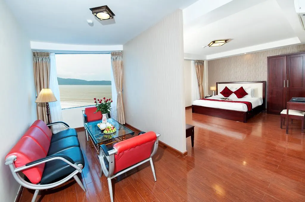 Truong Son Tung 1 - Beautiful Beach Hotel Da Nang