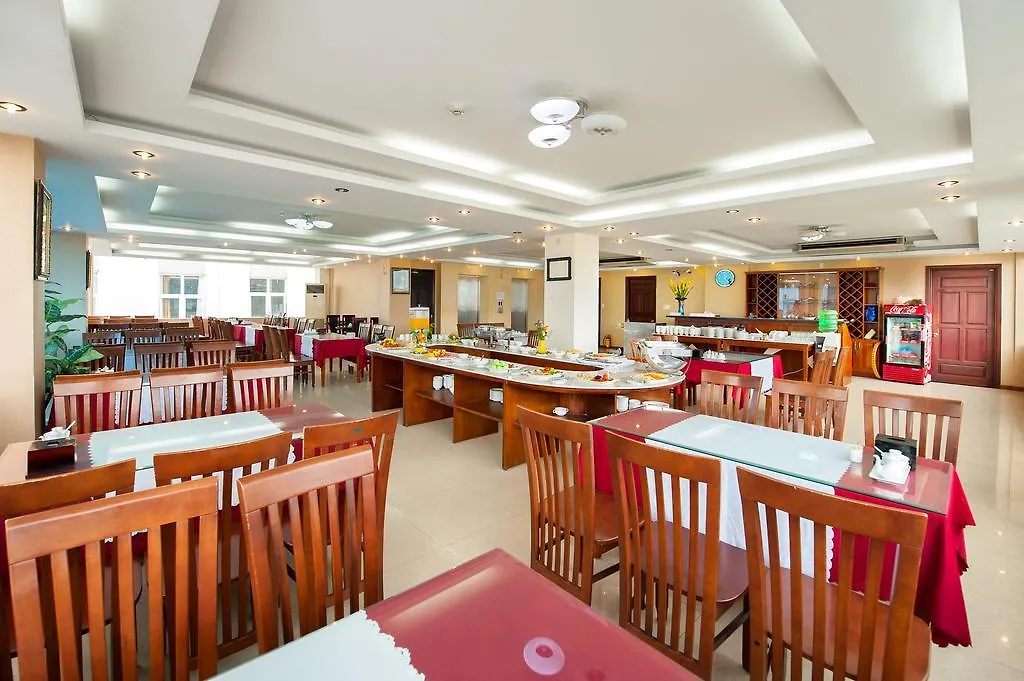 Truong Son Tung 1 - Beautiful Beach Hotel Da Nang