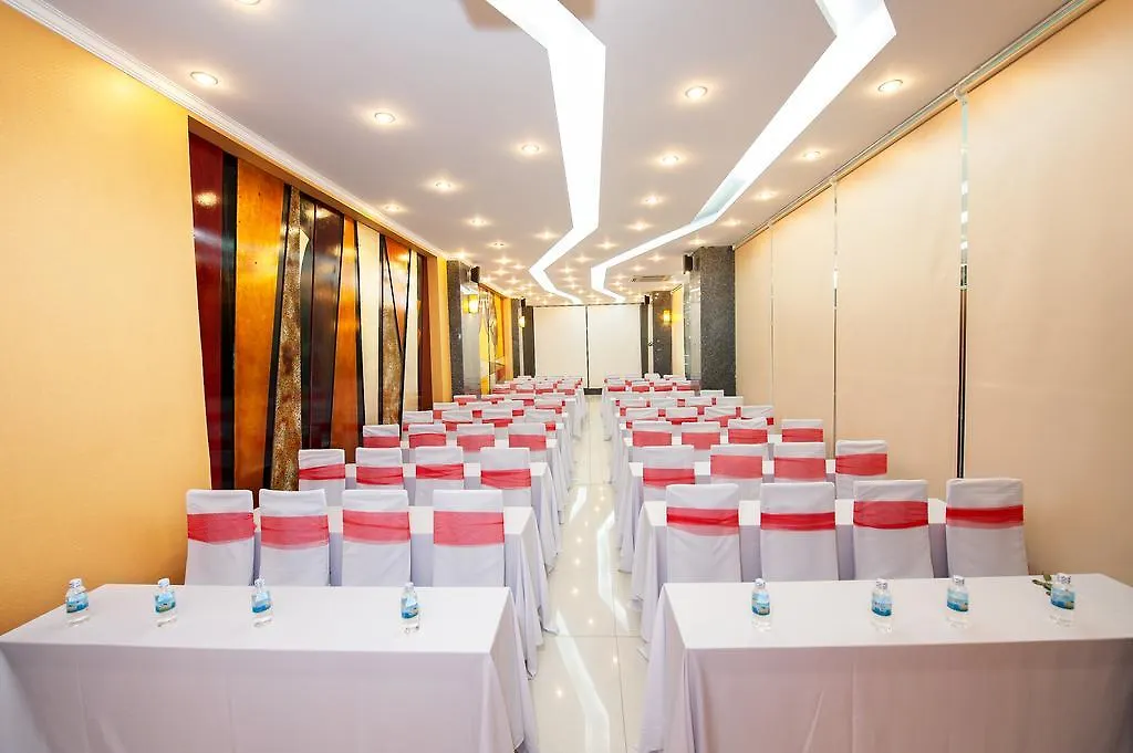 Truong Son Tung 1 - Beautiful Beach Hotel Da Nang