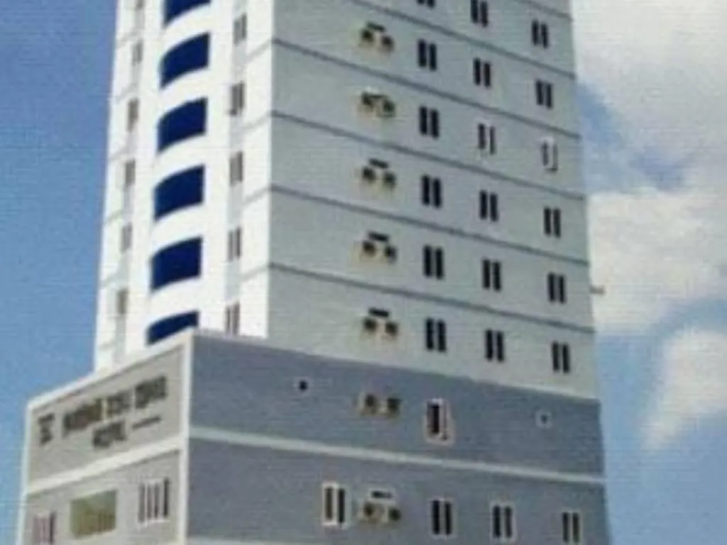 Truong Son Tung 1 - Beautiful Beach Hotel Da Nang Vietnam