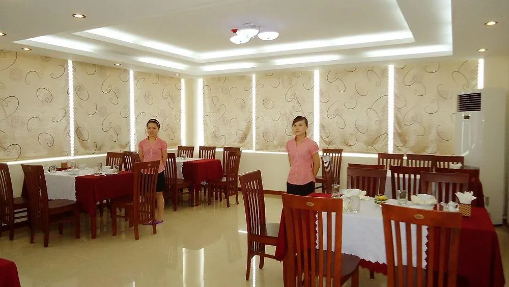 Truong Son Tung 1 - Beautiful Beach Hotel Da Nang