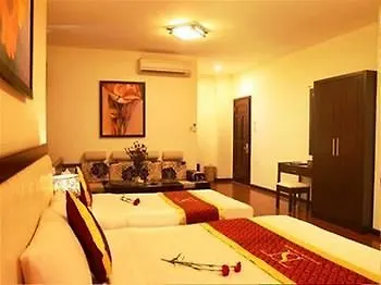 Truong Son Tung 1 - Beautiful Beach Hotel Da Nang Vietnam
