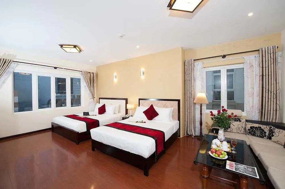 Truong Son Tung 1 - Beautiful Beach Hotel Da Nang