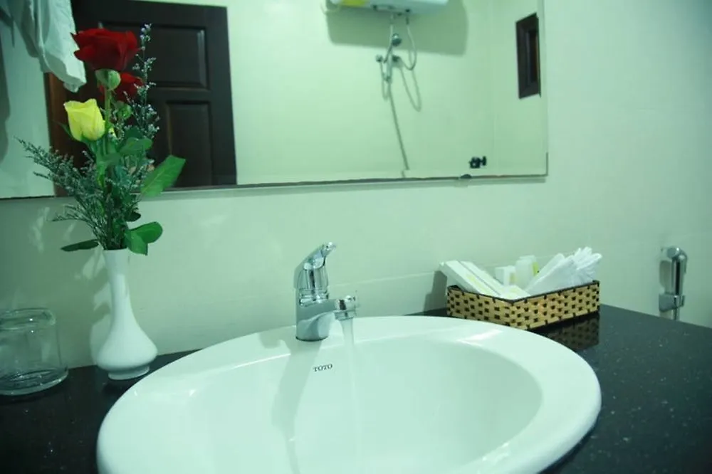Truong Son Tung 1 - Beautiful Beach Hotel Da Nang Vietnam