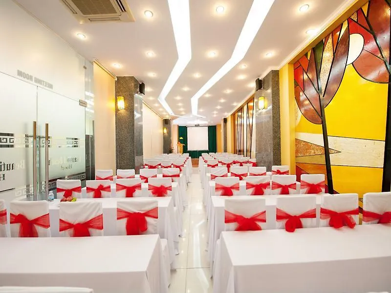 Truong Son Tung 1 - Beautiful Beach Hotel Da Nang